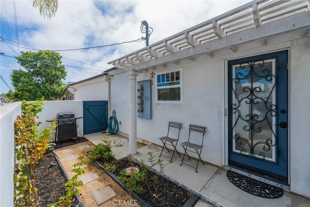 402 Indianapolis Avenue, Huntington Beach, California 92648 home-pic-3