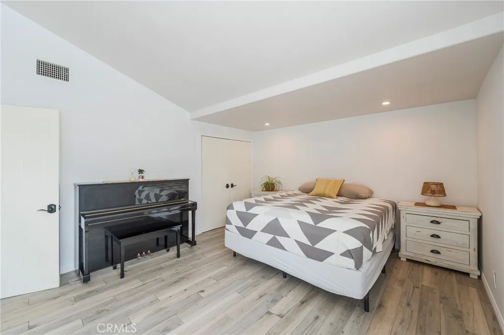 402 Indianapolis Avenue, Huntington Beach, California 92648 home-pic-19