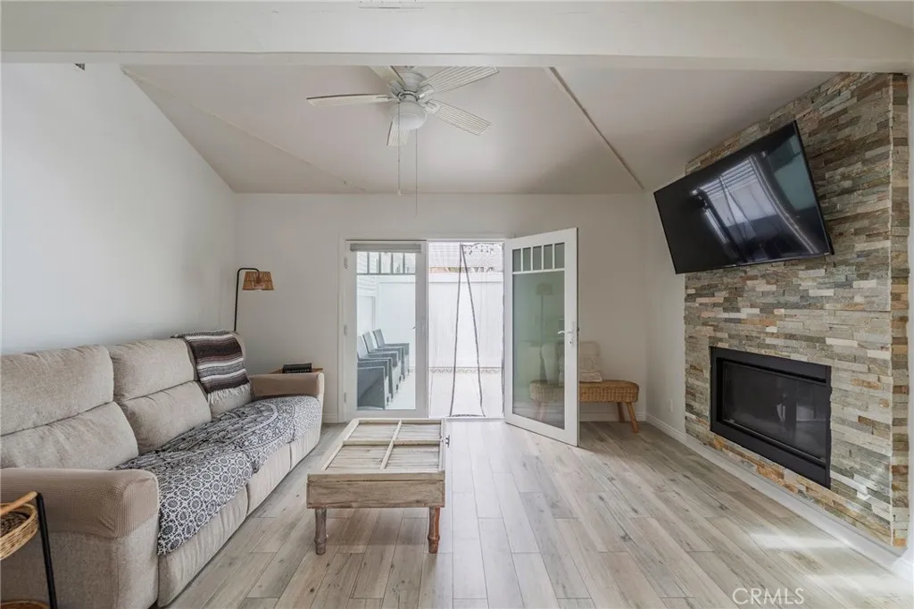 402 Indianapolis Avenue, Huntington Beach, California 92648 home-pic-16