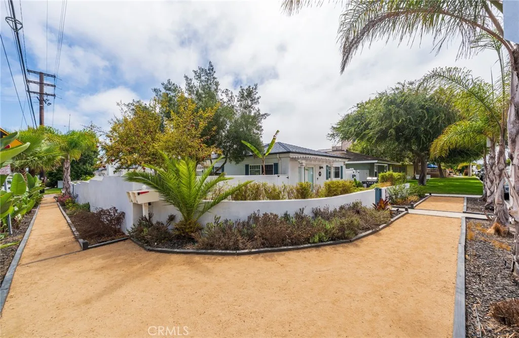 402 Indianapolis Avenue, Huntington Beach, California 92648 home-pic-8