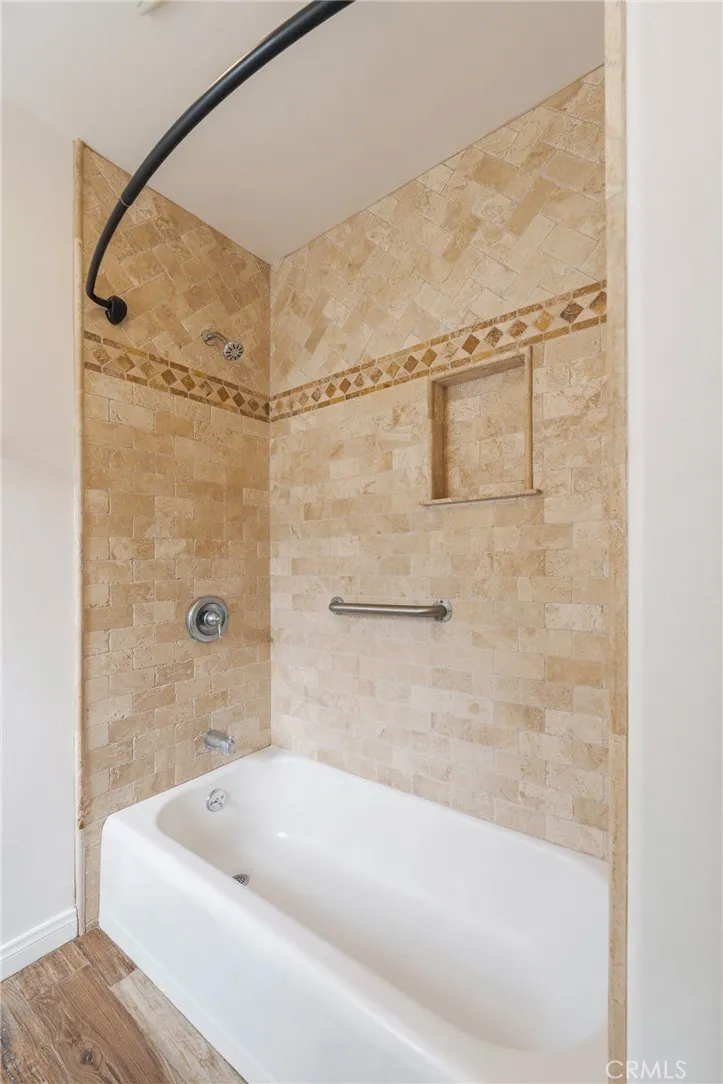 402 Indianapolis Avenue, Huntington Beach, California 92648 home-pic-37