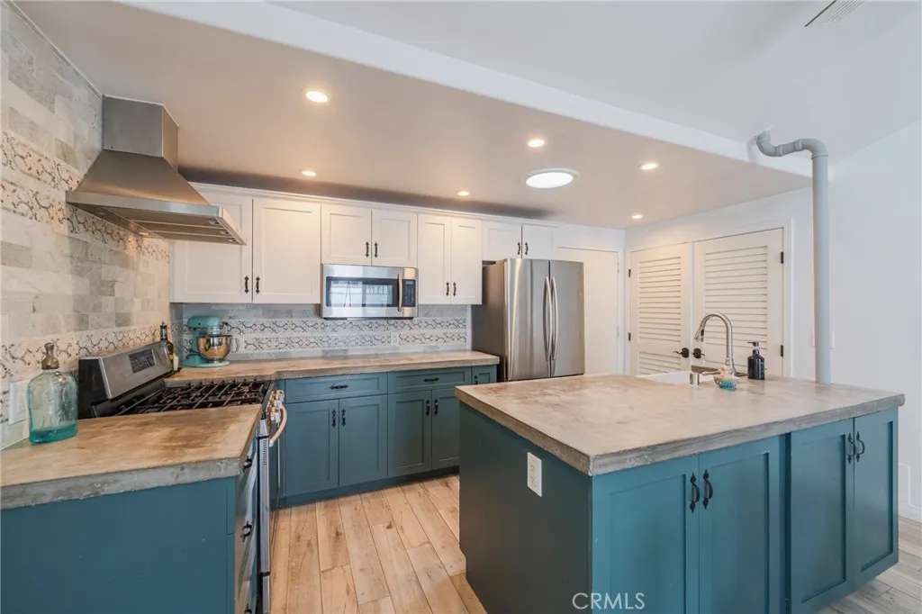402 Indianapolis Avenue, Huntington Beach, California 92648 home-pic-11