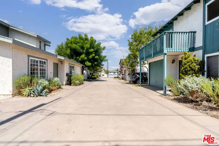 2404 Gates Avenue 5, Redondo Beach, California 90278