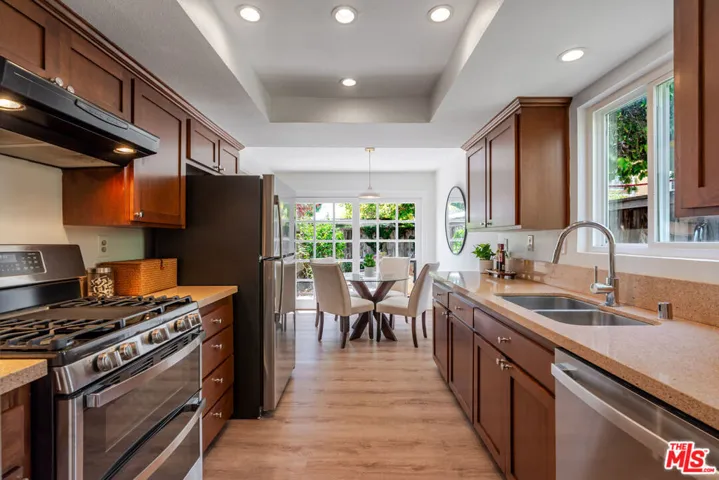 2404 Gates Avenue 5, Redondo Beach, California 90278