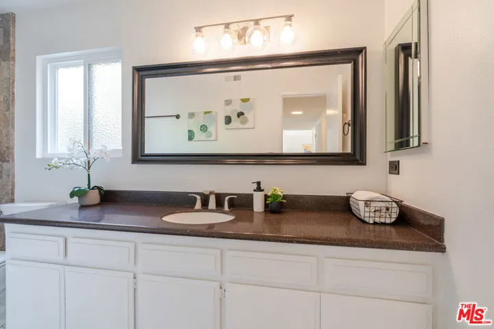 2404 Gates Avenue 5, Redondo Beach, California 90278