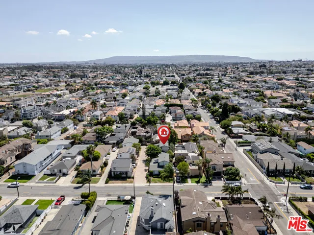 2404 Gates Avenue 5, Redondo Beach, California 90278