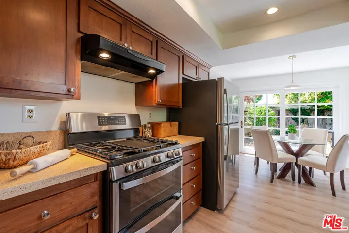 2404 Gates Avenue 5, Redondo Beach, California 90278