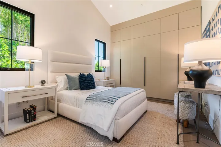 16711 Moorpark Street, Encino, California 91436