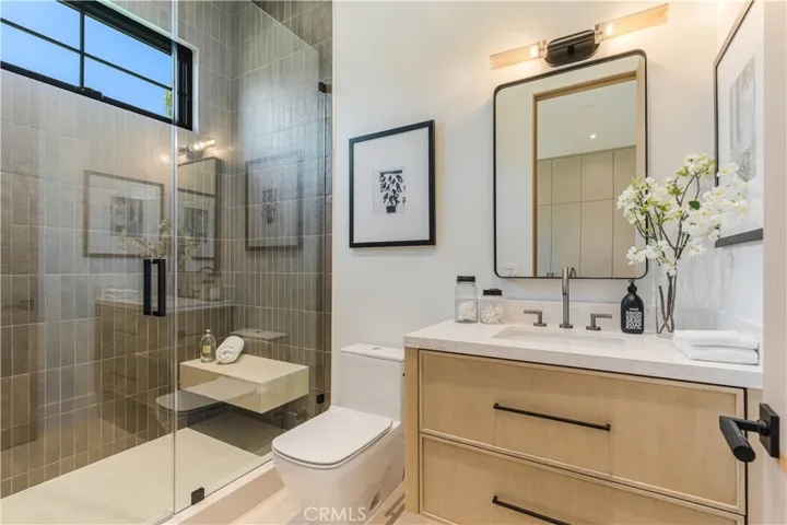 16711 Moorpark Street, Encino, California 91436