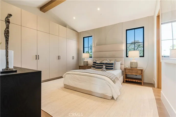 16711 Moorpark Street, Encino, California 91436