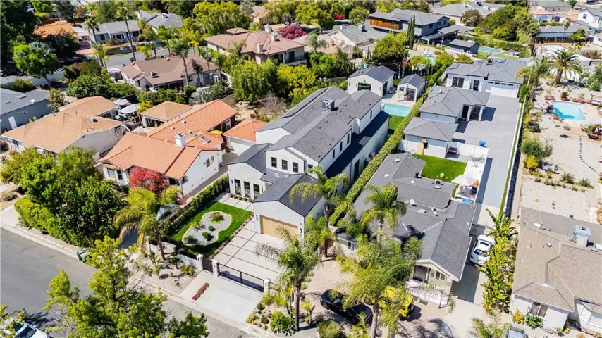 16711 Moorpark Street, Encino, California 91436
