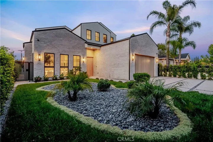 16711 Moorpark Street, Encino, California 91436