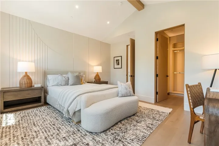16711 Moorpark Street, Encino, California 91436