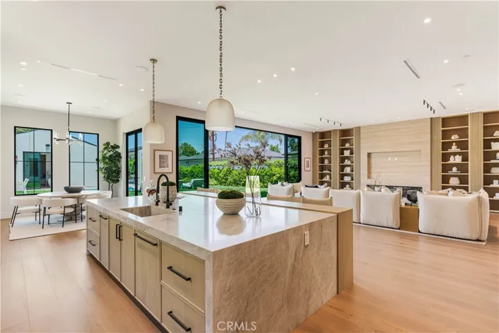 16711 Moorpark Street, Encino, California 91436