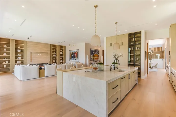 16711 Moorpark Street, Encino, California 91436