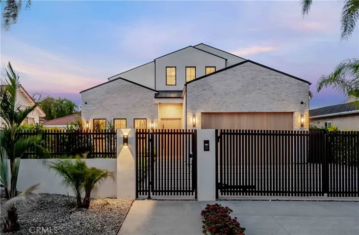 16711 Moorpark Street, Encino, California 91436