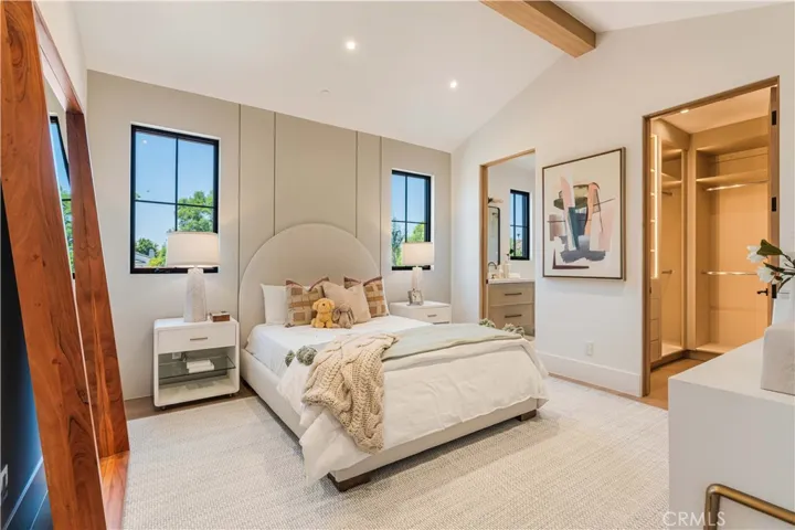 16711 Moorpark Street, Encino, California 91436
