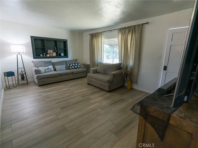 18464 Banyon Avenue, Rialto, California 92377
