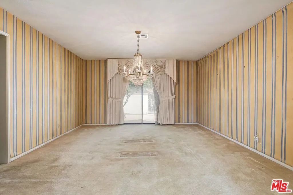 3417 Oakmont View Drive, Glendale, California 91208 home-pic-13