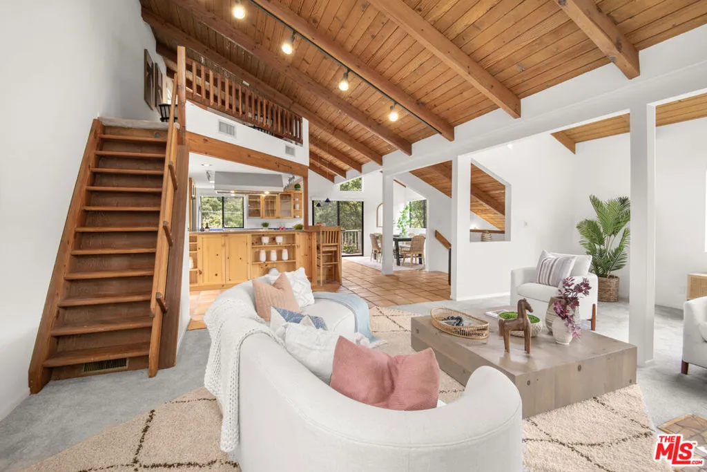 1639 Oak Drive, Topanga, California 90290 home-pic-3