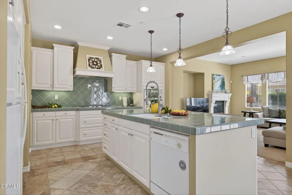 3680 Dry Creek Lane, Oxnard, California 93036 home-pic-18
