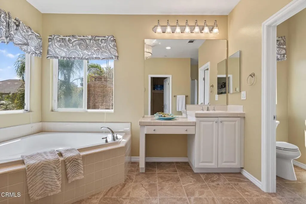 3680 Dry Creek Lane, Oxnard, California 93036 home-pic-35