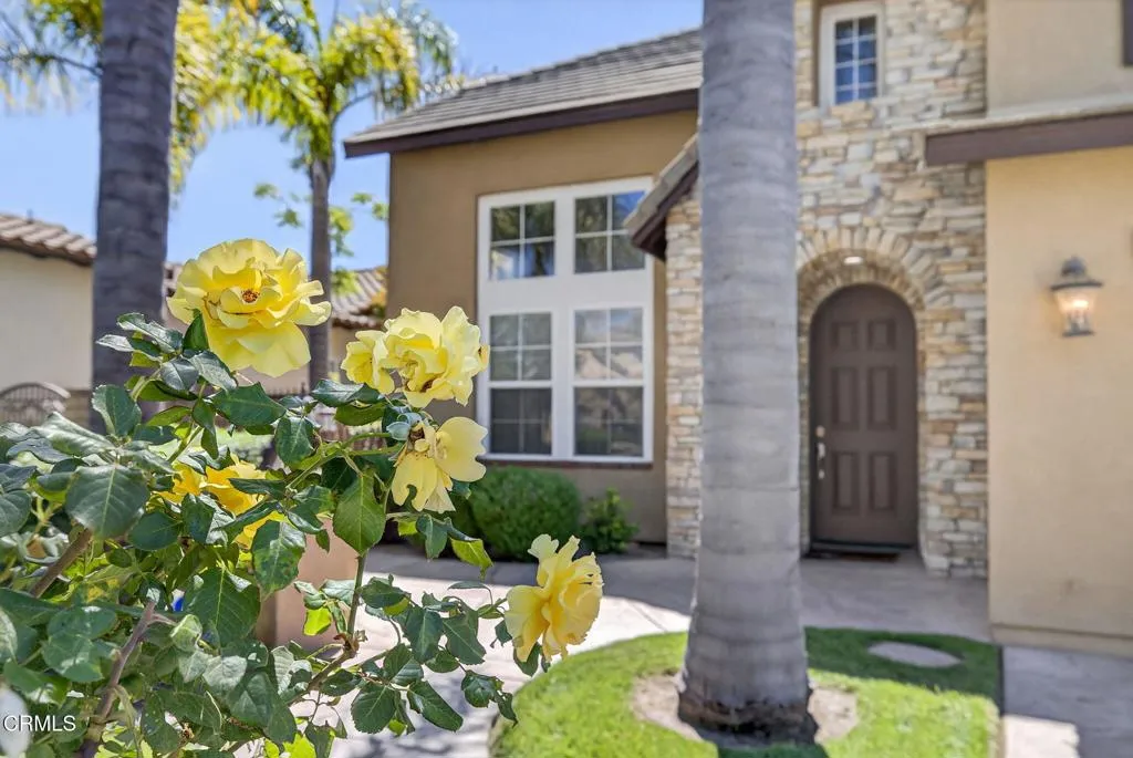 3680 Dry Creek Lane, Oxnard, California 93036 home-pic-3