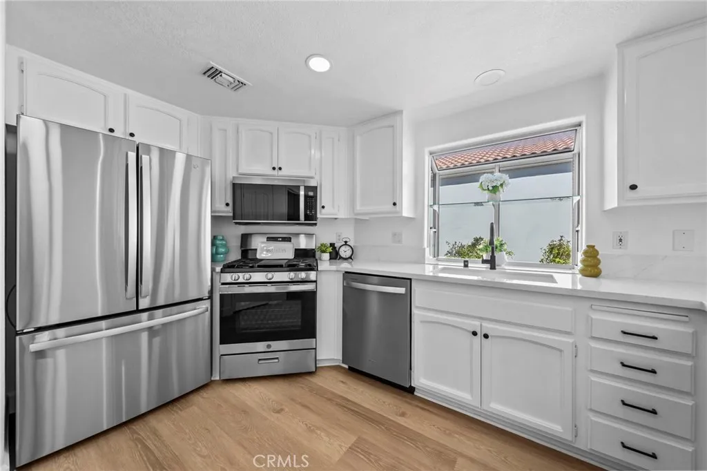 40415 Via Francisco, Murrieta, California 92562 home-pic-16