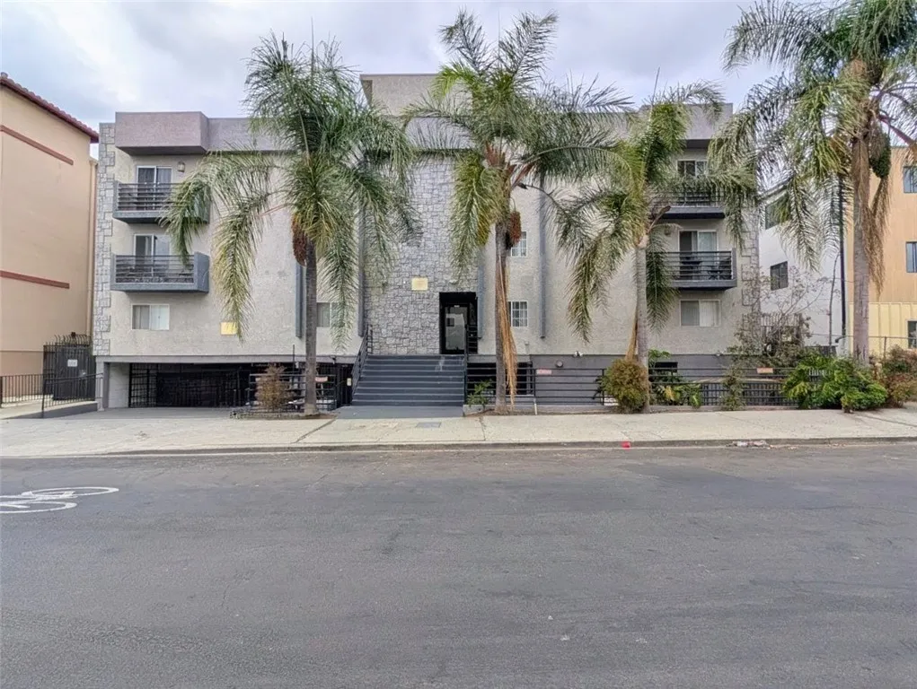 1227 N Orange Avenue 304, West Hollywood, California 90038, 2 Bedrooms Bedrooms, ,1 BathroomBathrooms,Residential Lease,For Rent,Orange,SR25214134