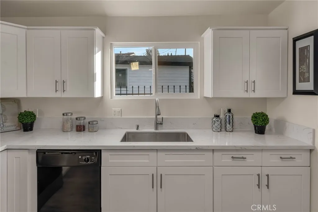 1048 Dexter Street, Los Angeles, California 90042 home-pic-7
