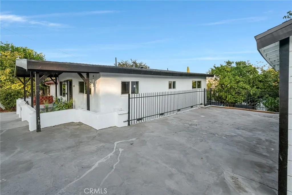 1048 Dexter Street, Los Angeles, California 90042 home-pic-34