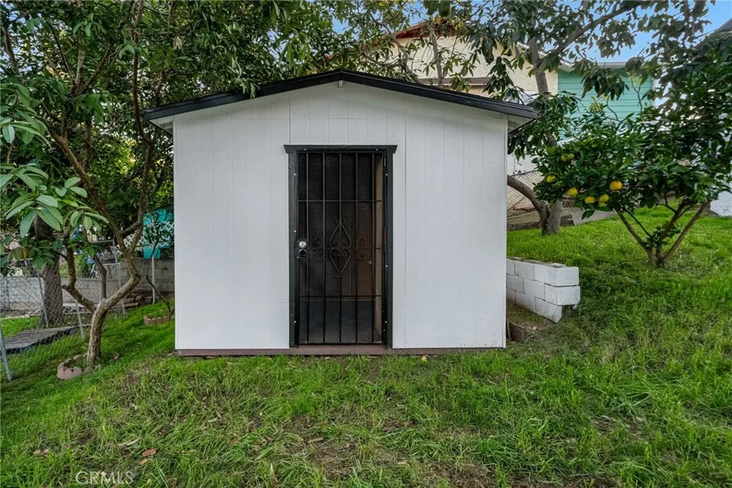 1048 Dexter Street, Los Angeles, California 90042 home-pic-40