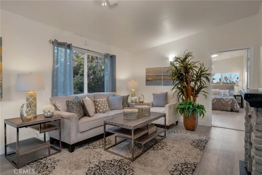 1048 Dexter Street, Los Angeles, California 90042 home-pic-11