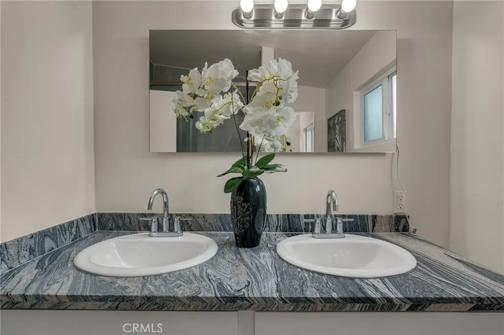 1048 Dexter Street, Los Angeles, California 90042 home-pic-28