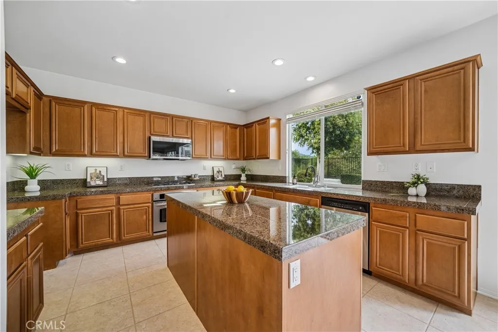 45435 Tioga Street, Temecula, California 92592 home-pic-15