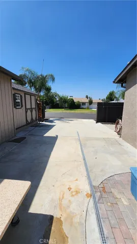 Large Side Gate Open