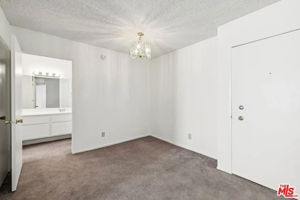 5460 White Oak Avenue A204, Encino, California 91316 home-pic-7