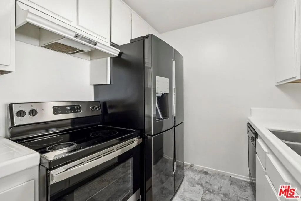 5460 White Oak Avenue A204, Encino, California 91316 home-pic-4