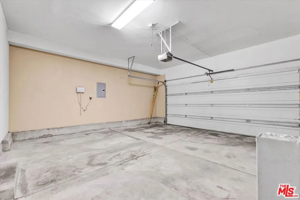 2279 Santa Ana Boulevard, Los Angeles, California 90059 home-pic-29