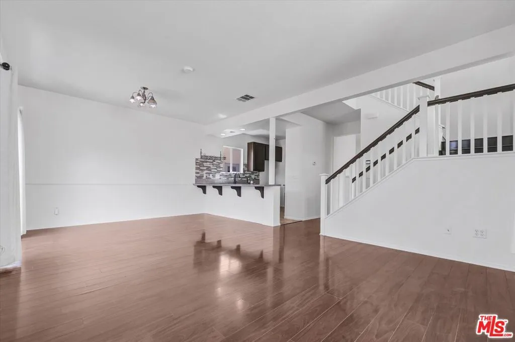 2279 Santa Ana Boulevard, Los Angeles, California 90059 home-pic-10