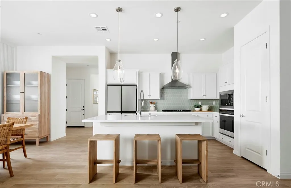 11893 Hillsong Drive, Corona, California 92883 home-pic-2