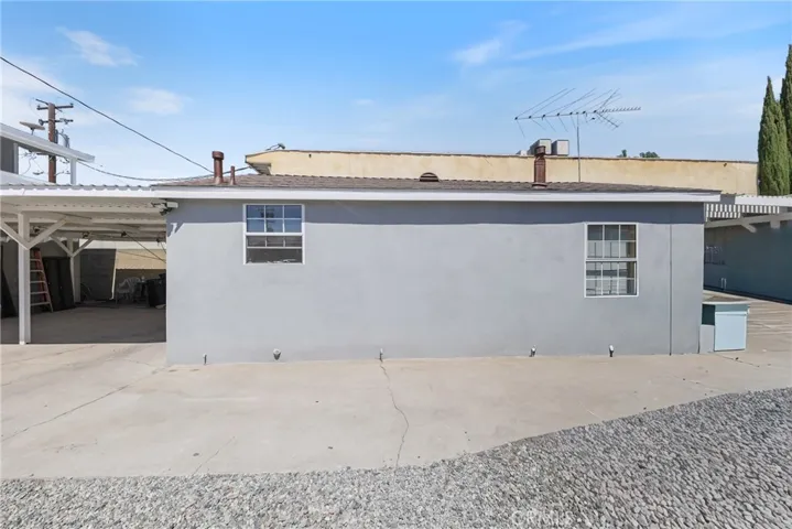 15323 1/2 Paramount Blvd: 1 BR/1BA Lower Unit