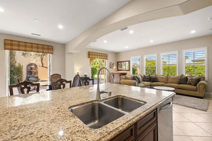 33-web-or-mls-8M4A7739