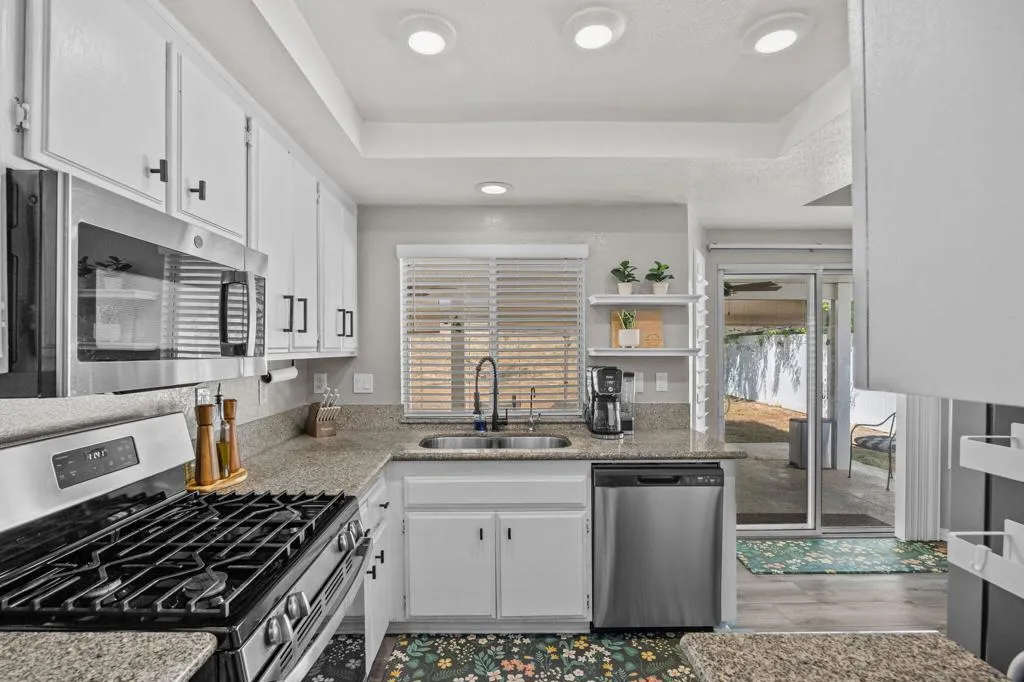 26831 Eagle Run Street, Corona, California 92883 home-pic-11
