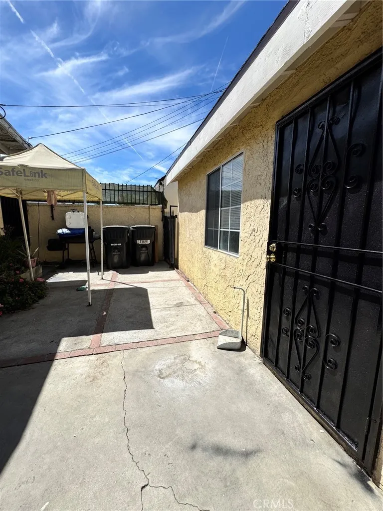 2749 Live Oak Street, Huntington Park, California 90255 — photo 4