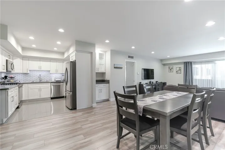 620 N Kenwood Street 309, Glendale, California 91206
