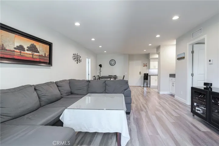620 N Kenwood Street 309, Glendale, California 91206