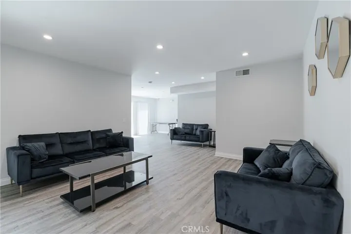 620 N Kenwood Street 309, Glendale, California 91206