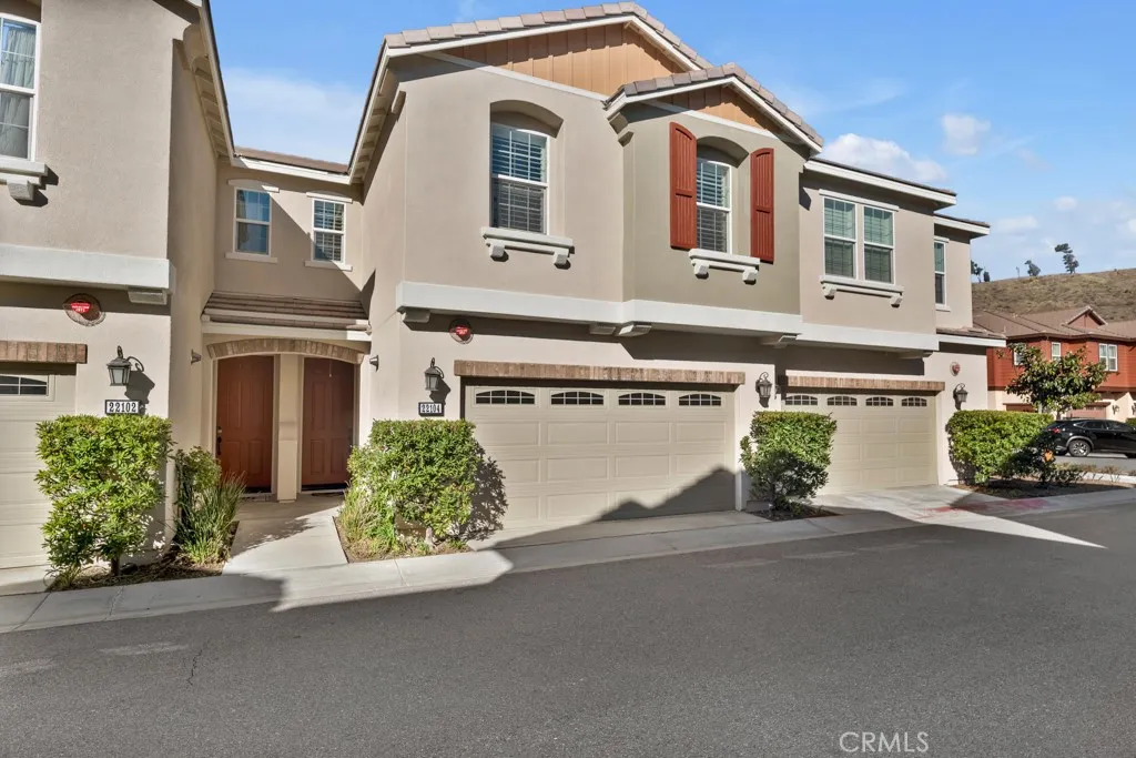 22104 Barrington Way, Saugus, California 91350 home-pic-1