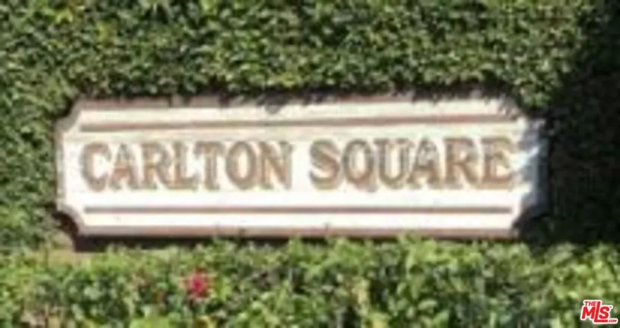 Carlton Square Sign